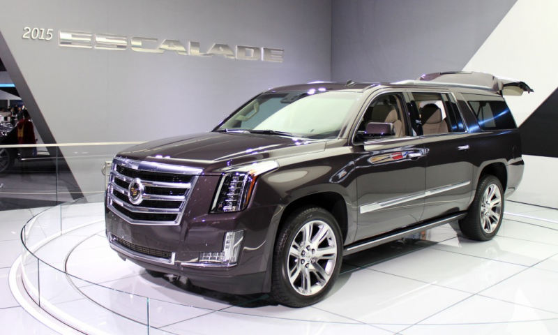 2015 Cadillac Escalade: More Power, Luxury, Efficiency -- Live Photos