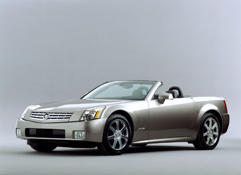 2004 Cadillac XLR - Photo Gallery