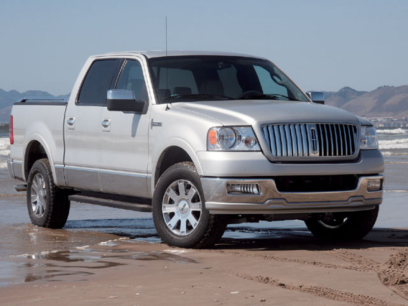 2006 Lincoln Mark Lt Front View