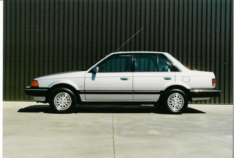 Picture of 1989 Mazda 323, exterior