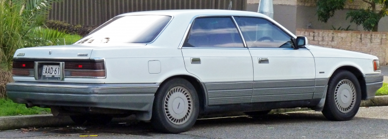 Description 1987-1989 Mazda 929 (HC) hardtop (2010-07-21) 02.jpg