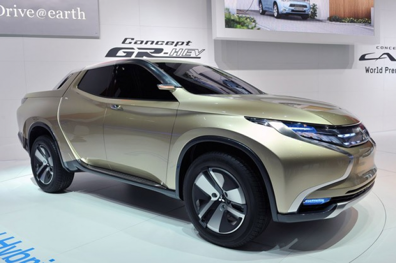 Mitsubishi Concept GR-HEV brings diesel hybrid efficiency to the ...