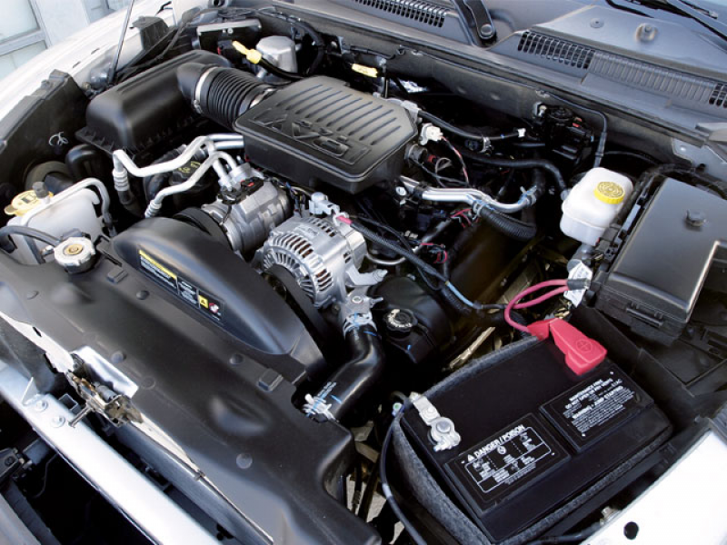 2006 Mitsubishi Raider Durocross V8 Engine