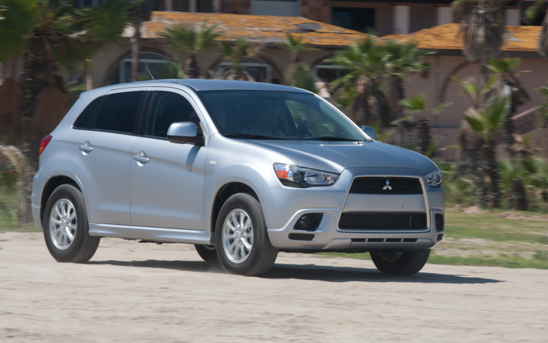 2011 Mitsubishi Outlander Sport Front Passeners Three Quarters View In ...
