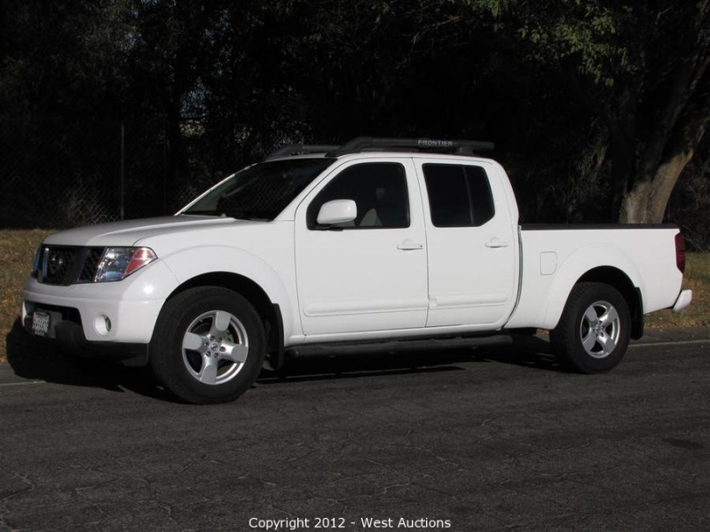 2007 Nissan Frontier LE Crew Cab Long Bed Pickup