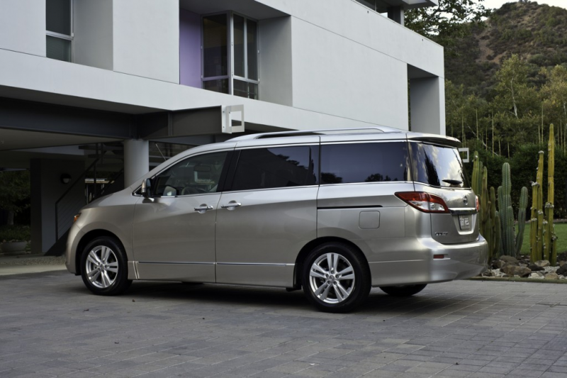 2013 Nissan Quest - Photo Gallery