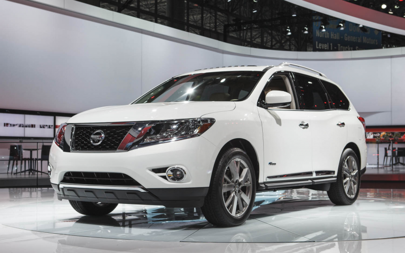 2013 New York: 2014 Nissan Pathfinder Hybrid Photo Gallery