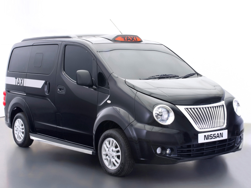 2014 Nissan NV200 London Taxi - Front Angle