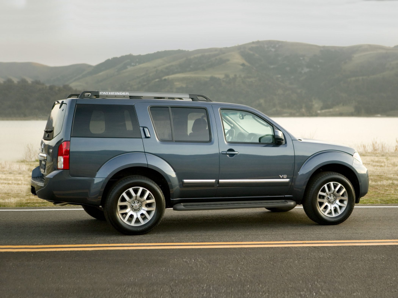 2012 Nissan Pathfinder Price, Photos, Reviews & Features