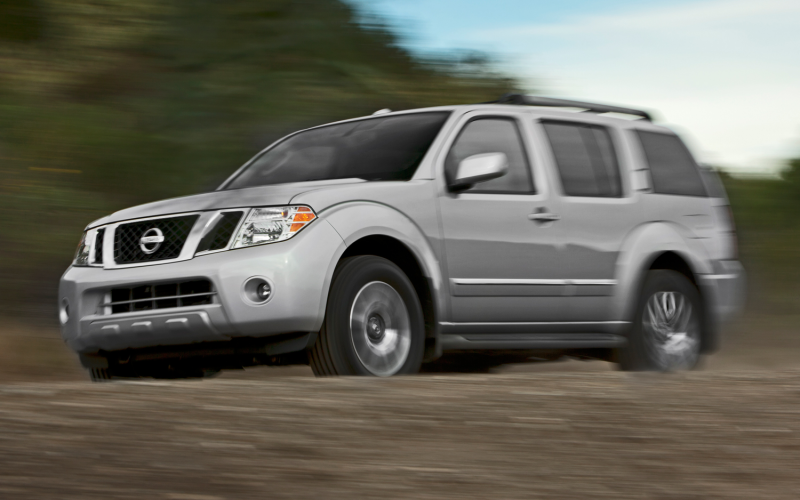 2012 Nissan Pathfinder Front View In Motion