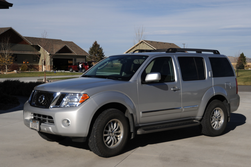 Picture of 2010 Nissan Pathfinder LE V6, exterior