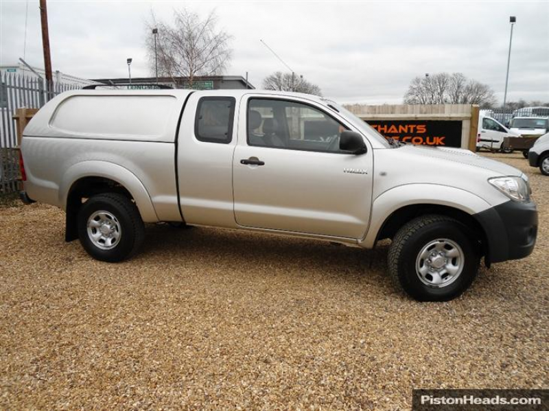 TOYOTA HILUX HL2 EXTRA CAB D-4D 144 (2010) For sale from Charles Allen ...