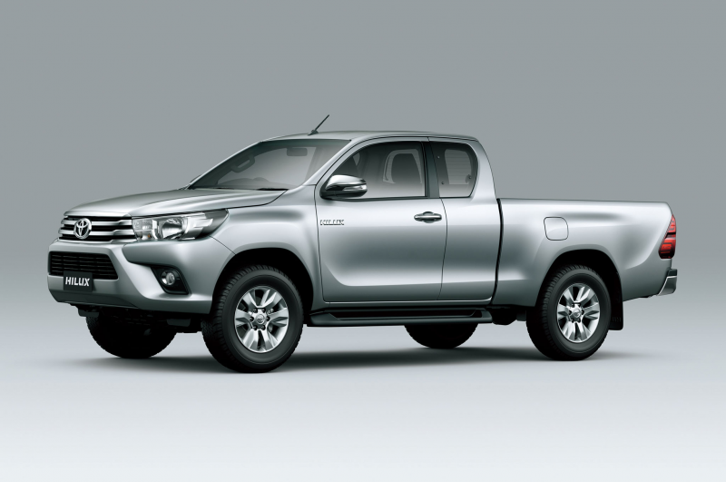 Toyota Hilux Eighth Generation Extra Cab Front Three Quarter