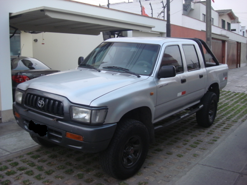 Vendo Toyota Hilux 2003 Petrolera CONSERVADA-imagen-002.jpg
