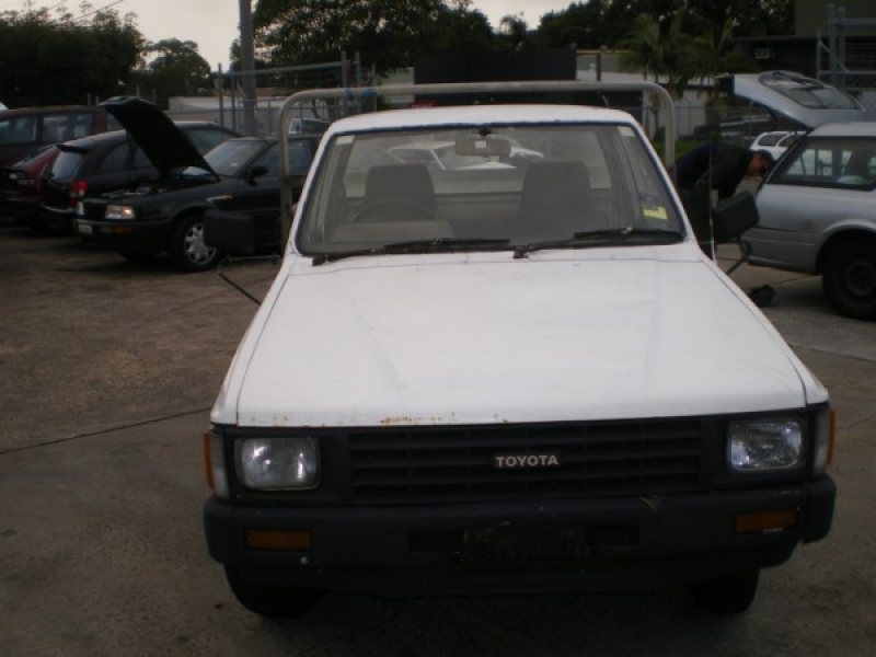 Toyota Hilux Ute YN57R 1986 wrecking now for parts. 003 300x225 Toyota ...