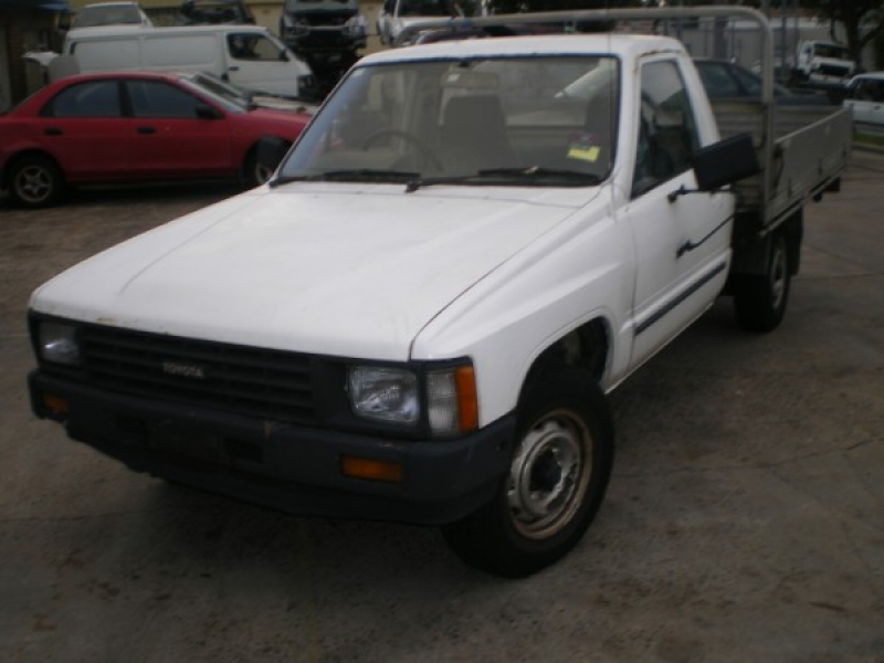 Toyota Hilux Ute YN57R 1986 wrecking now for parts. 004 300x225 Toyota ...