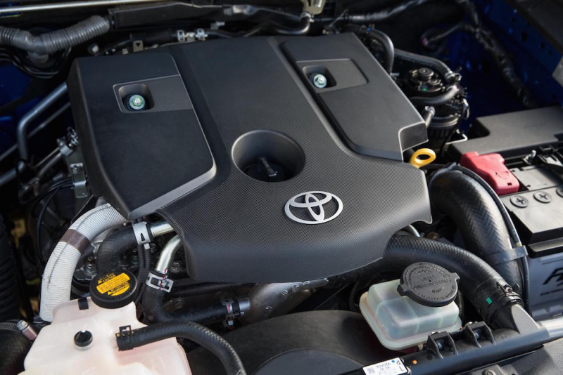 2016-Toyota-Hilux-Diesel-Engine