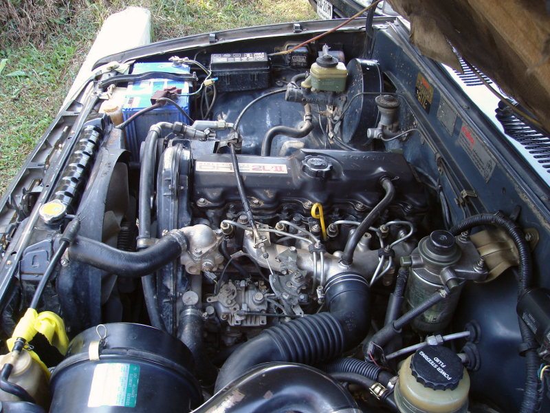 Description Toyota Hilux engine 2.jpg