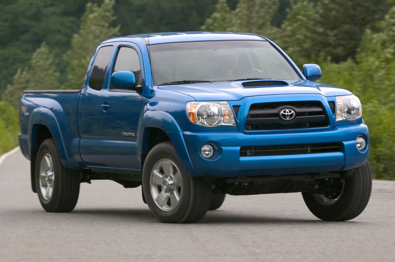 2005 Toyota Tacoma Front Side View
