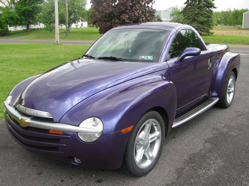 2004 Chevrolet SSR Convertible - Image 1 of 17