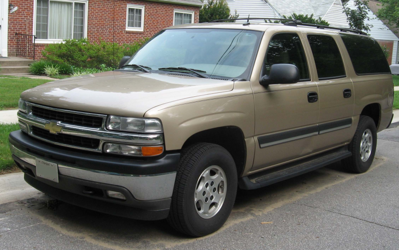 Description 2000-2006 Chevrolet Suburban.jpg