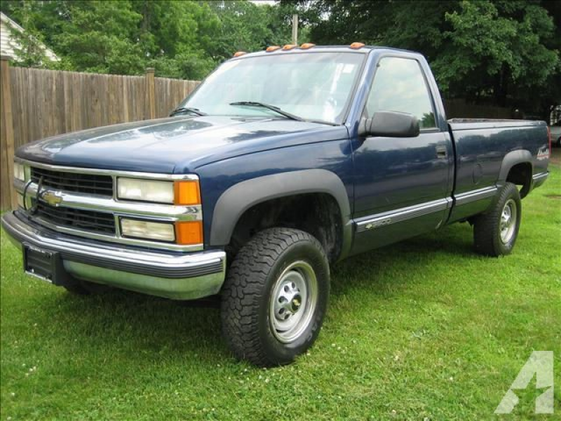 Options Included: N/A2000 Chevy 3500 pickup,4x4, Automatic,Low miles ...