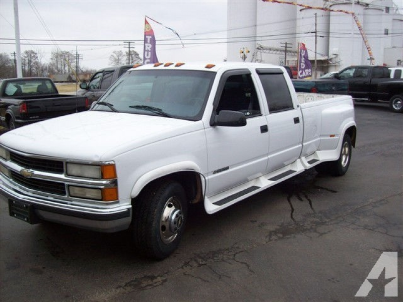 2000 Chevrolet Silverado 3500 for sale in Nashville, Illinois