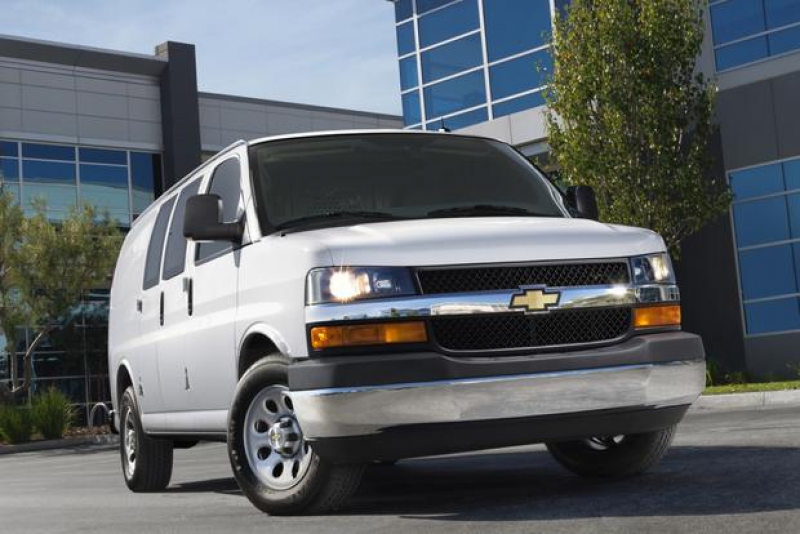 ... chevy full size van lineup the 2014 chevrolet express 2500 hits the