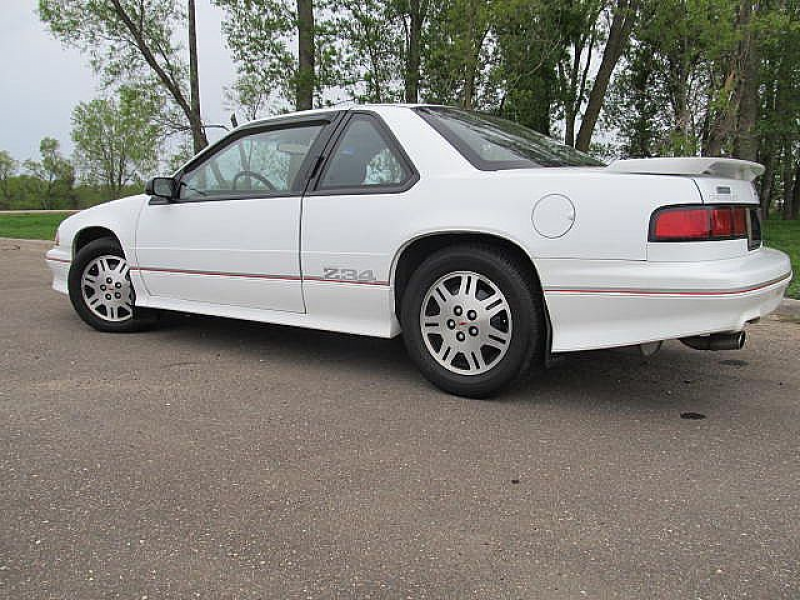 1994 Chevrolet Lumina Picture 2