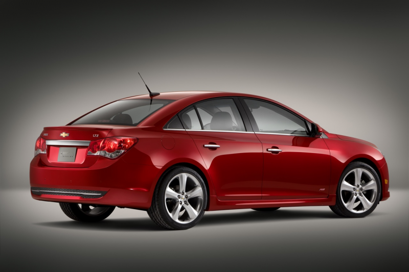 New York 10' Preview: 40-MPG Chevy Cruze Eco and RS Package Unveiled