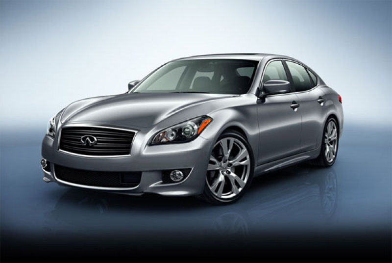 ... top features of the vehicle in the 2013 Infiniti M35h review below