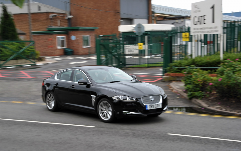 2012-Jaguar-XF (2)