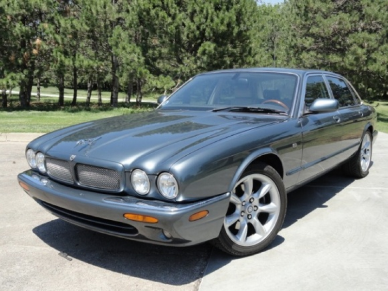 2001_Jaguar_XJR_Supercharged_Sedan_For_Sale_Front_Driver_resize.jpg