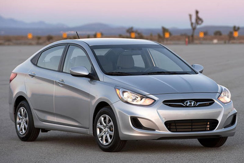 2012 Hyundai Accent Photos - Image 3