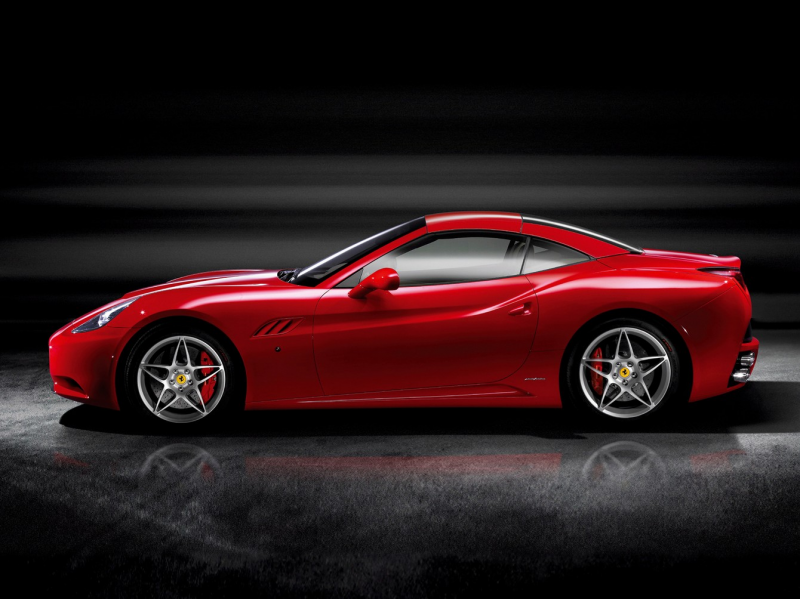Visualizza tutta la Fotogallery di: Nuova Ferrari California 2012