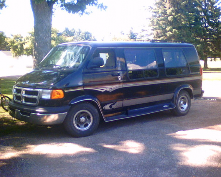 Picture of 1998 Dodge Ram Van
