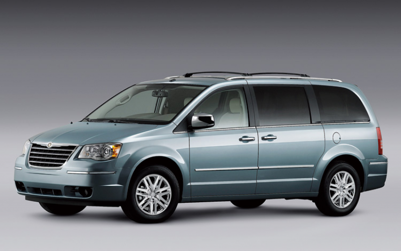 2008 Chrysler Town And Country Front
