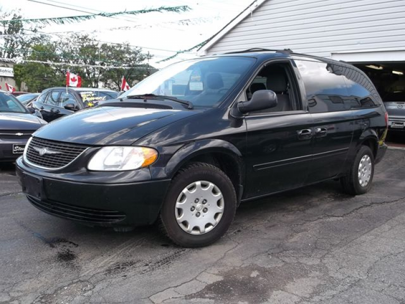 2004 Chrysler Town and Country LX in Belleville, Ontario