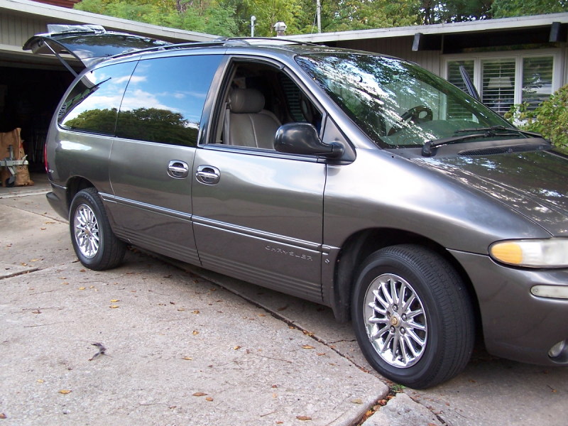 1999 Chrysler Town & Country Limited AWD picture, exterior
