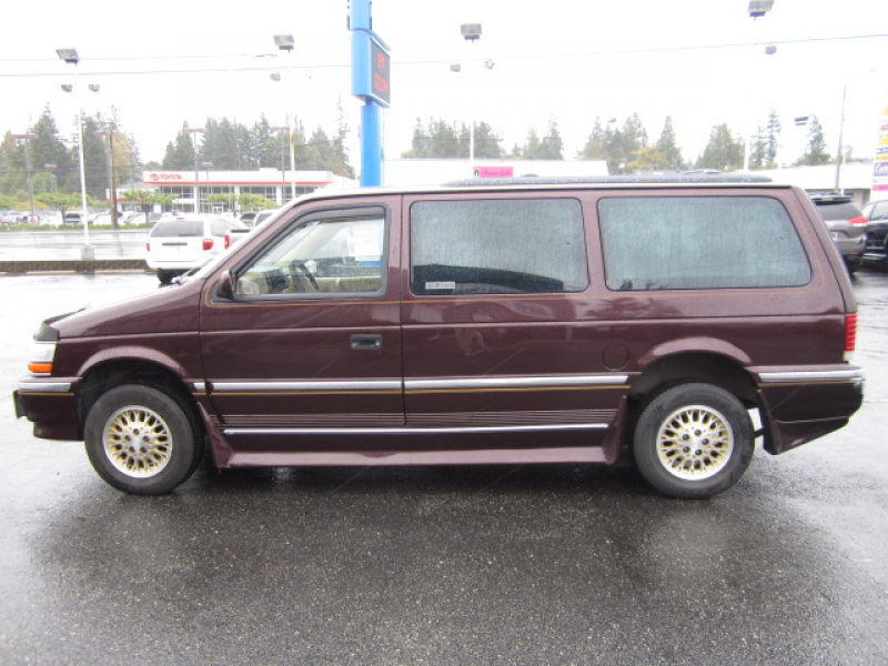 ... of /Wheelchair_Vans/Wheelchair_Vans/1993_Chrysler_Town_and_Country