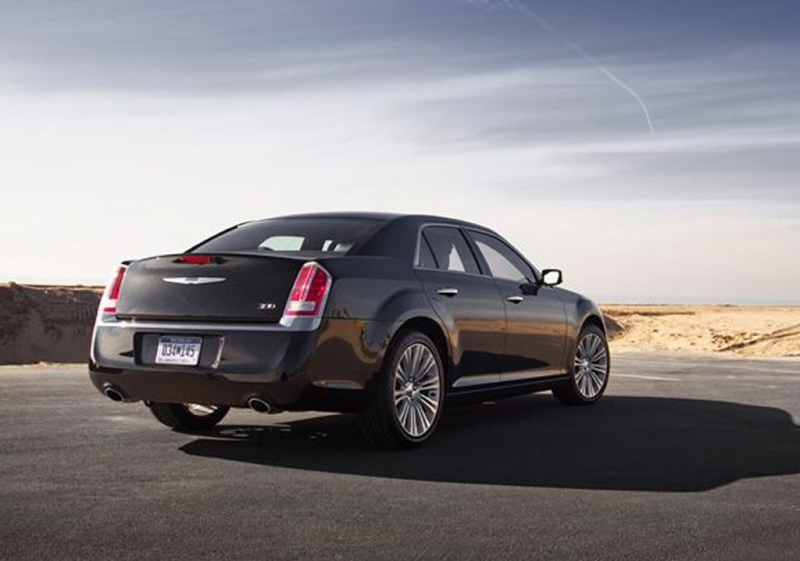 16 comments to Chrysler 300C 2011 first photos released