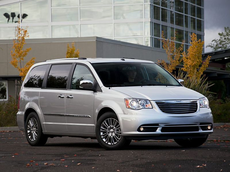 2014 Chrysler Town and Country Minivan Van Touring Front wheel Drive ...