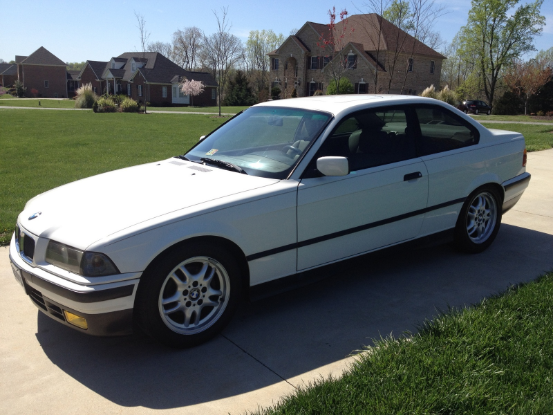 1993 BMW 3 Series 318is Trim Overview