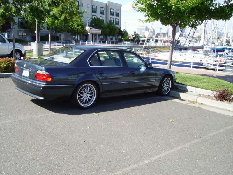 Description 1996 BMW 740iL E38.jpg