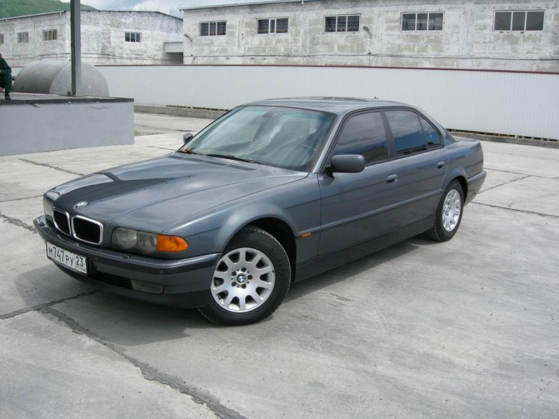 2000 BMW 7-series Pics