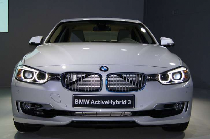 http://www.thecarconnection.com/overview/bmw_3-series_2015