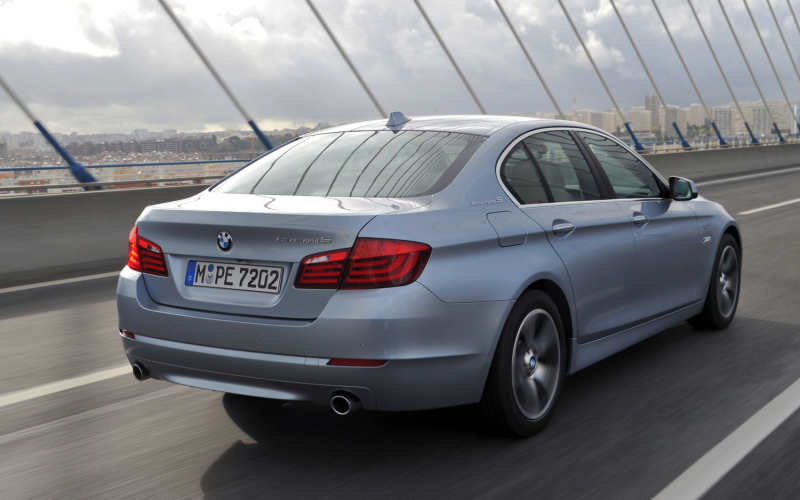 2012 Bmw Activehybrid 5 Rear View In Motion