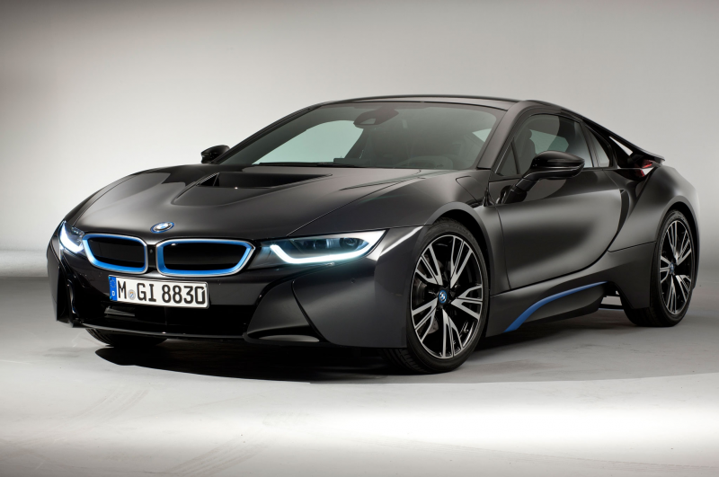 2014 BMW i8 front left view