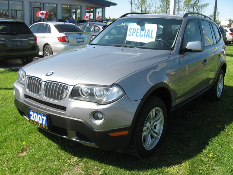 Loaded leather 2007 BMW X3 low kms! Just add H.S.T. & Licensing HST ...