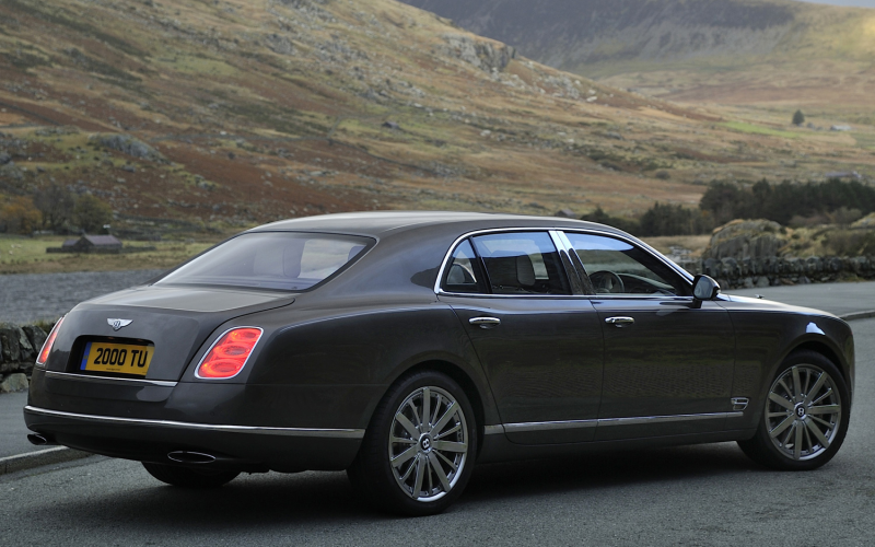 Bentley Mulsanne Adds Duck-Down-Filled Cushions, Other Interior ...
